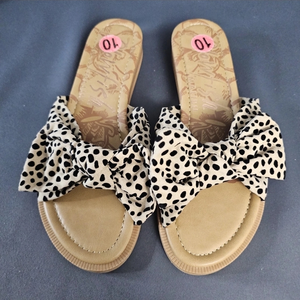 Blowfish Malibu Flat Slip On Sandals Woman’s Size 10 Leopard Print Bow Accent